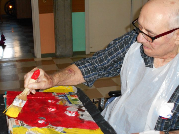 Ospite dipinge Casa Protetta "F.lli Bedeschi"